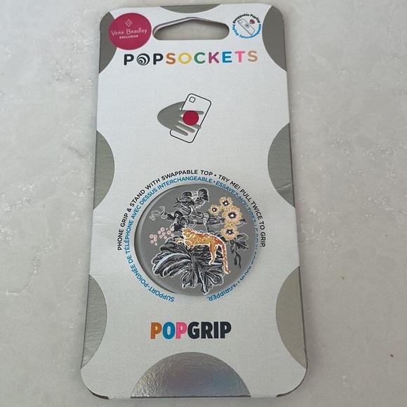 Vera Bradley PopSocket PopGrip
Rain Forest Toile Gray/Gold - Picture 4 of 4